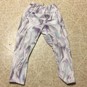 Athleta white marble contender capri